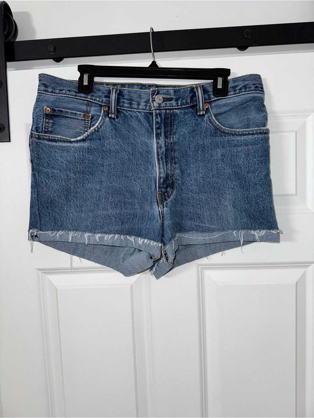 Levi's Raw Hem High-Rise Denim Shorts - Light Blue